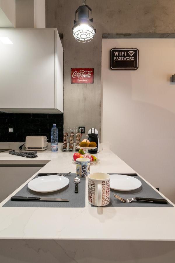 Flatguest Industrial Loft By Marina - Wifi Lägenhet