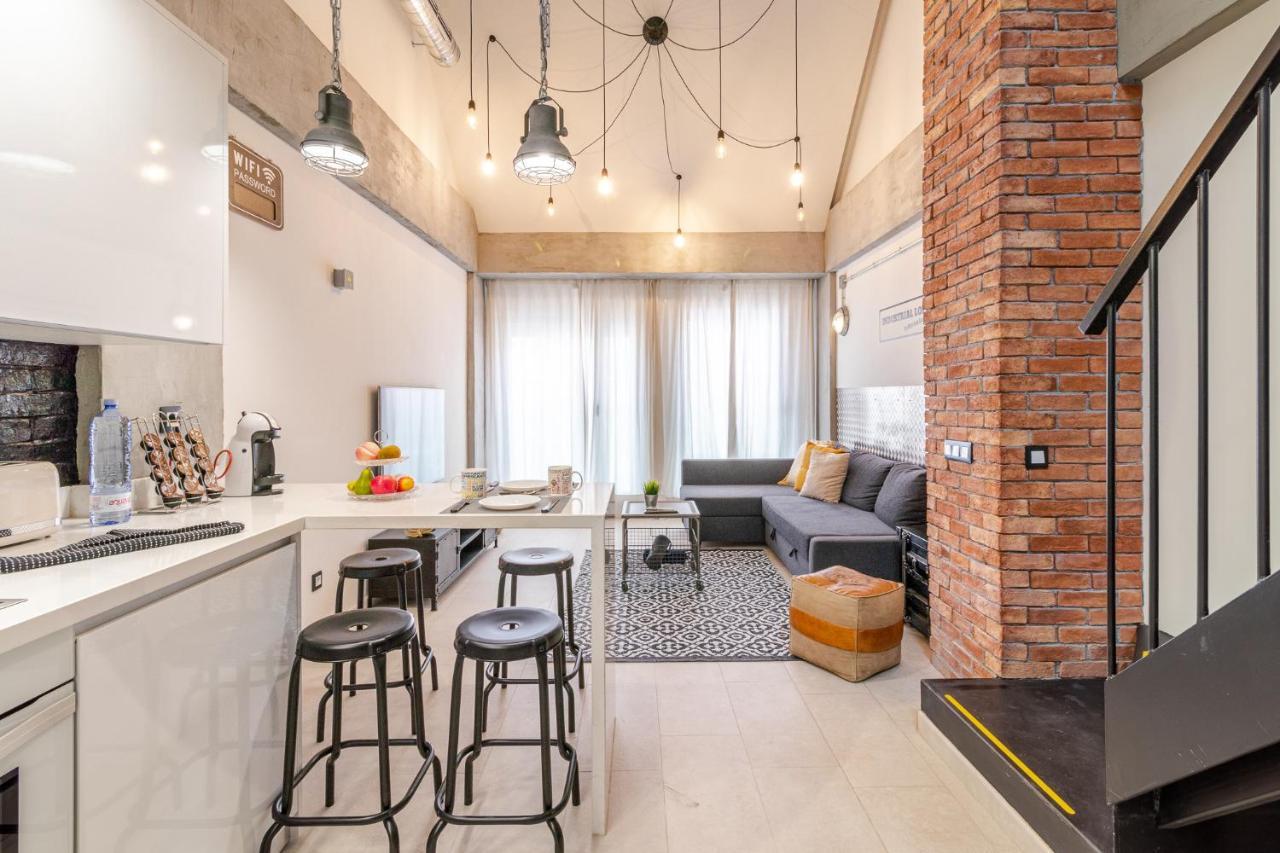 Flatguest Industrial Loft By Marina - Wifi Lägenhet *